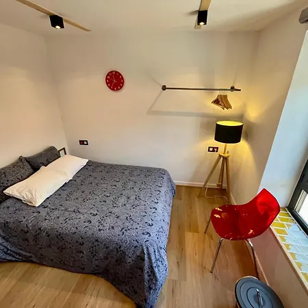 The Orange Teddy Bear La Pena Hostel *