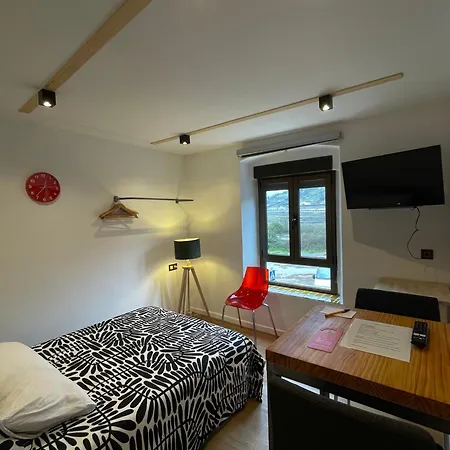 The Orange Teddy Bear La Pena Hostel *