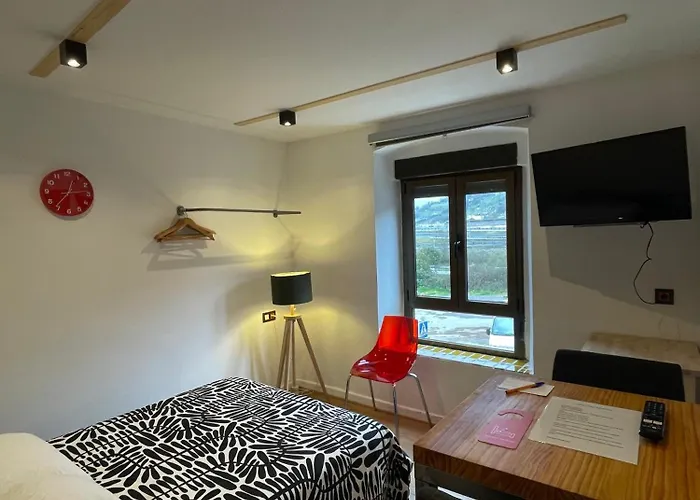 The Orange Teddy Bear La Peña Hostal *